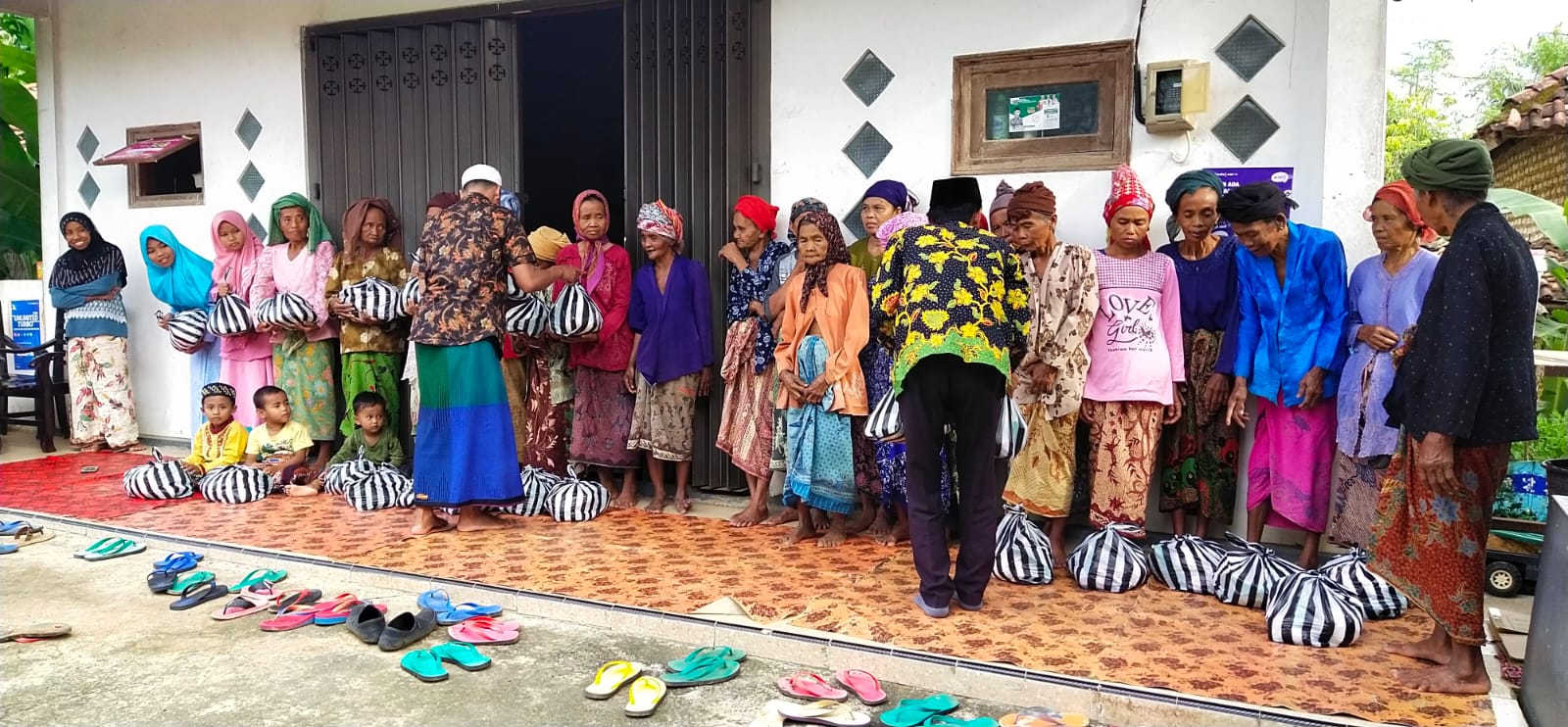 Senyum Dhuafa